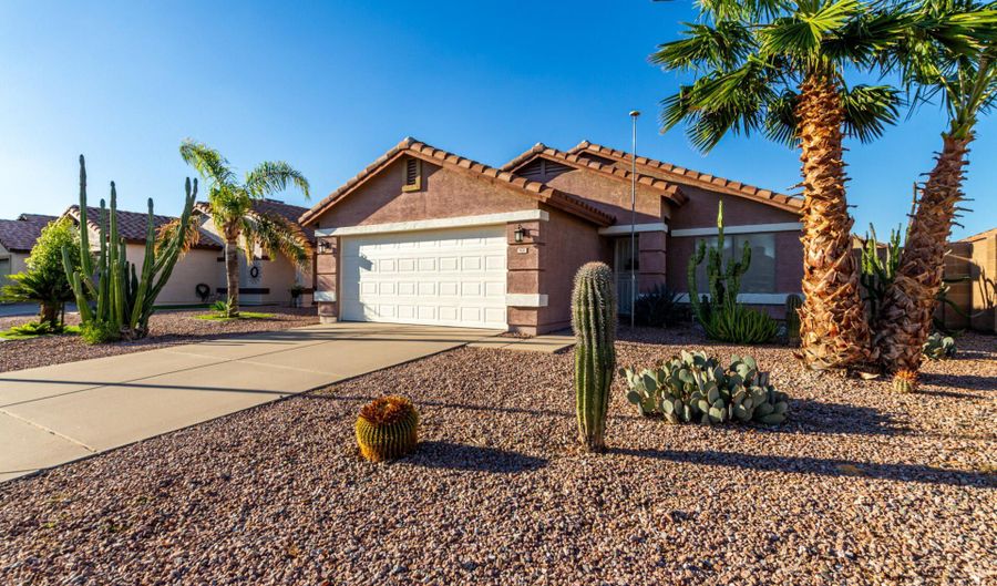920 E PIMA Ave, Apache Junction, AZ 85119 - 3 Beds, 2 Bath
