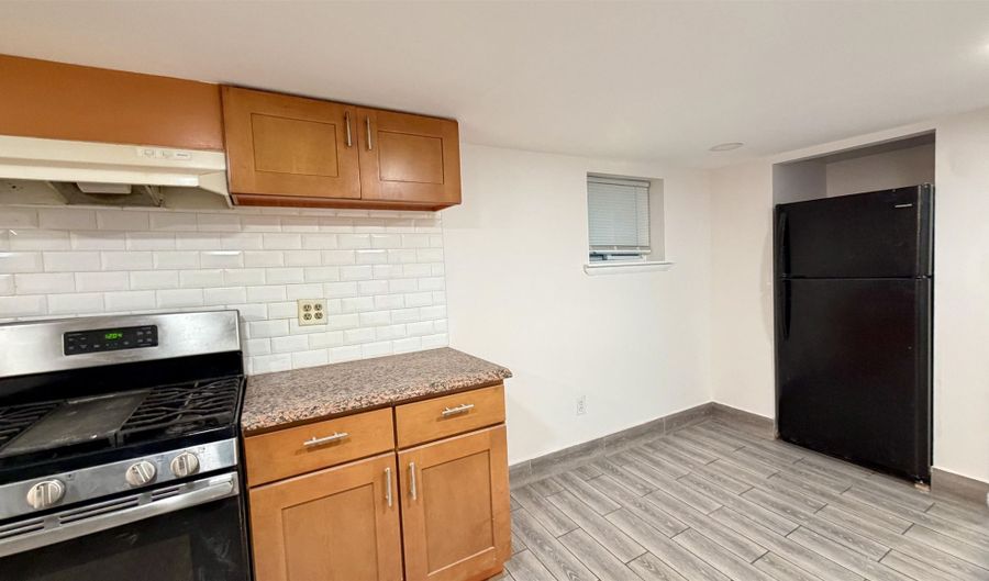 11 E 37TH St 3, Bayonne, NJ 07002 - 2 Beds, 1 Bath
