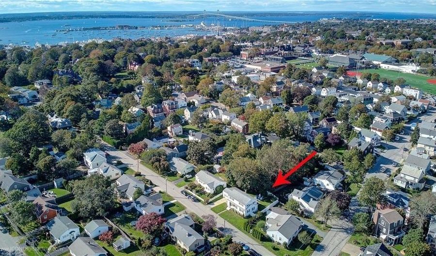 18 Sylvan Ter, Newport, RI 02840 - 5 Beds, 2 Bath