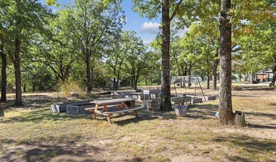 4042 3rd NE, Ardmore, OK 73401 - 3 Beds, 3 Bath