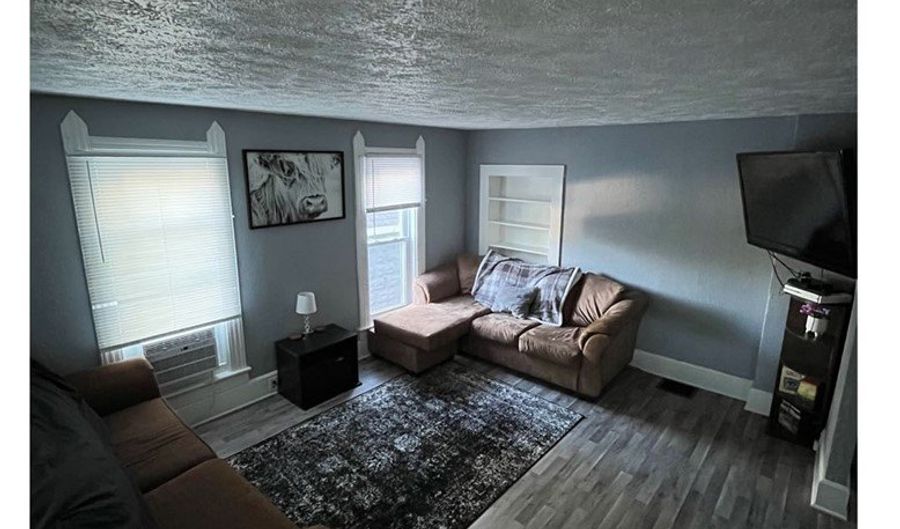 185 Maple St, Andover, OH 44003 - 4 Beds, 1 Bath