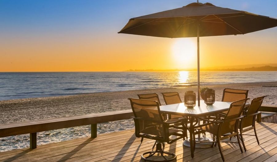553 Beach Dr, Aptos, CA 95003 - 4 Beds, 3 Bath