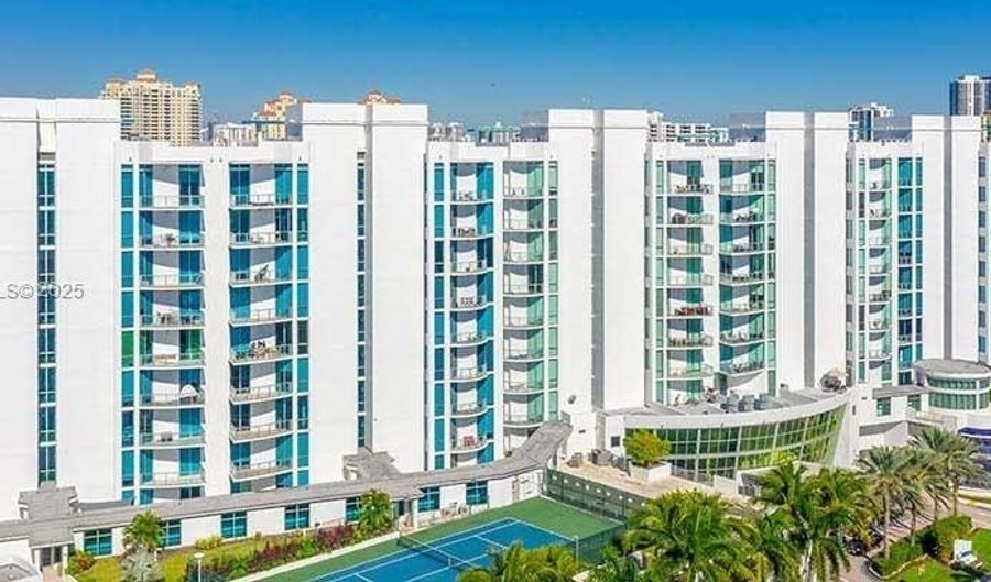 3029 NE 188th St 905, Aventura, FL 33180 - 3 Beds, 2 Bath