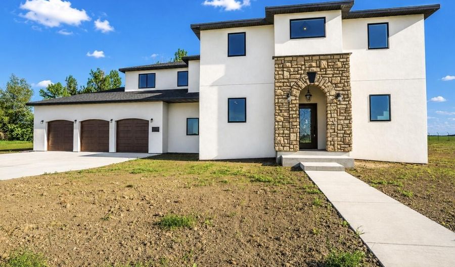 5006 Kingfisher Ave, Aberdeen, SD 57401 - 6 Beds, 5 Bath