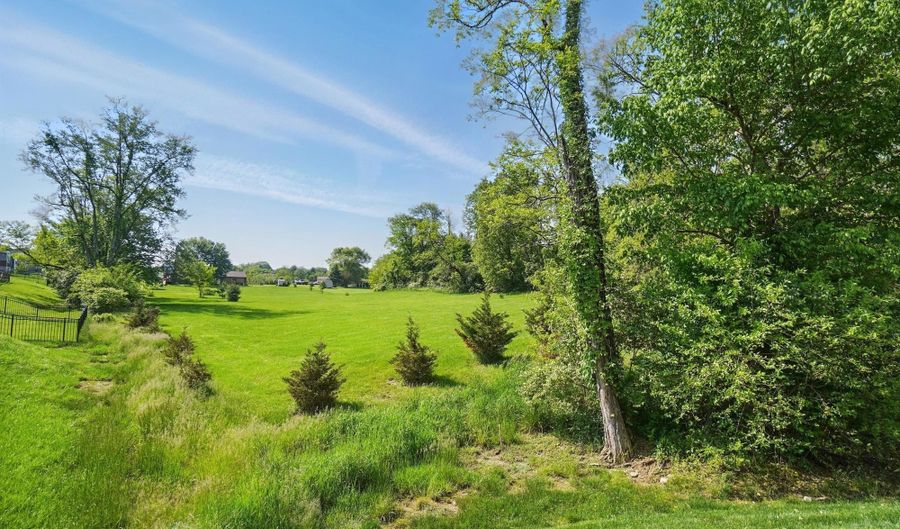 8042 Arcadia Blvd, Alexandria, KY 41001 - 3 Beds, 2 Bath