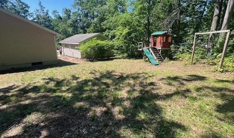 2690 LIEGL 20, Alanson, MI 49706 - 3 Beds, 1 Bath