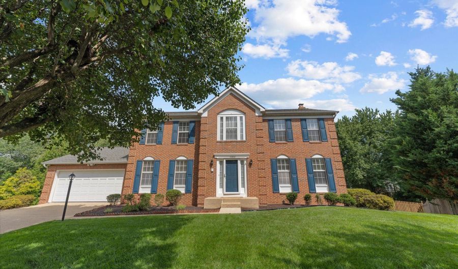 43868 STRONGHOLD Ct, Ashburn, VA 20147 - 4 Beds, 4 Bath