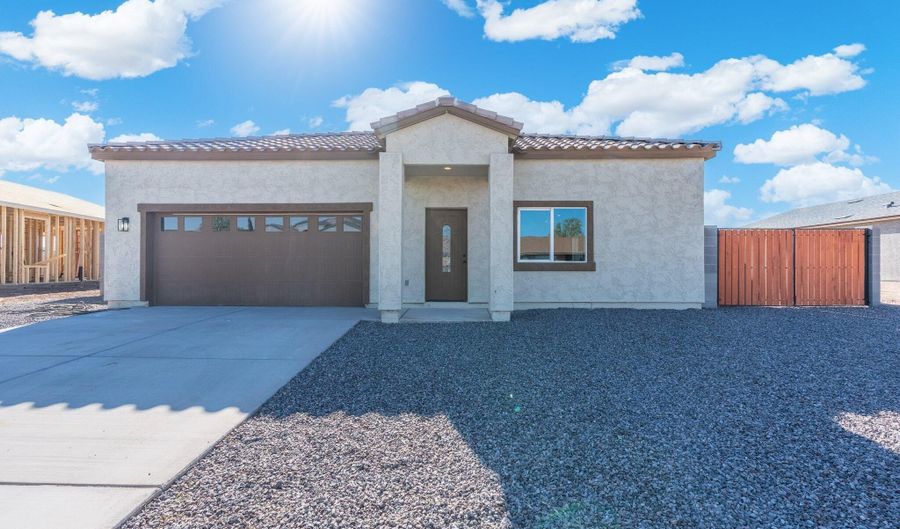 14675 S PADRES Rd, Arizona City, AZ 85123 - 4 Beds, 3 Bath