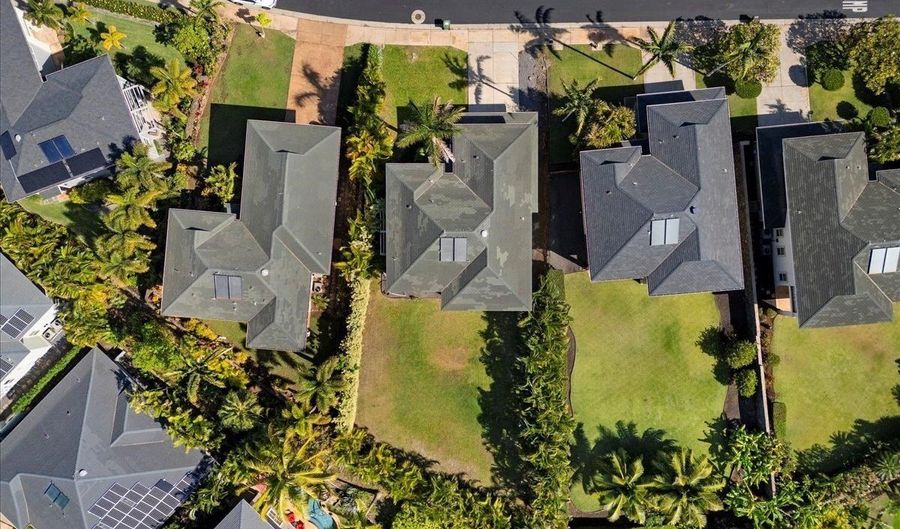 30 Laukahi St, Kihei, HI 96753 - 5 Beds, 4 Bath