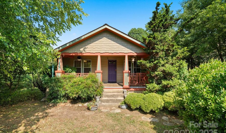 15 Deaver Dr, Asheville, NC 28806 - 3 Beds, 2 Bath