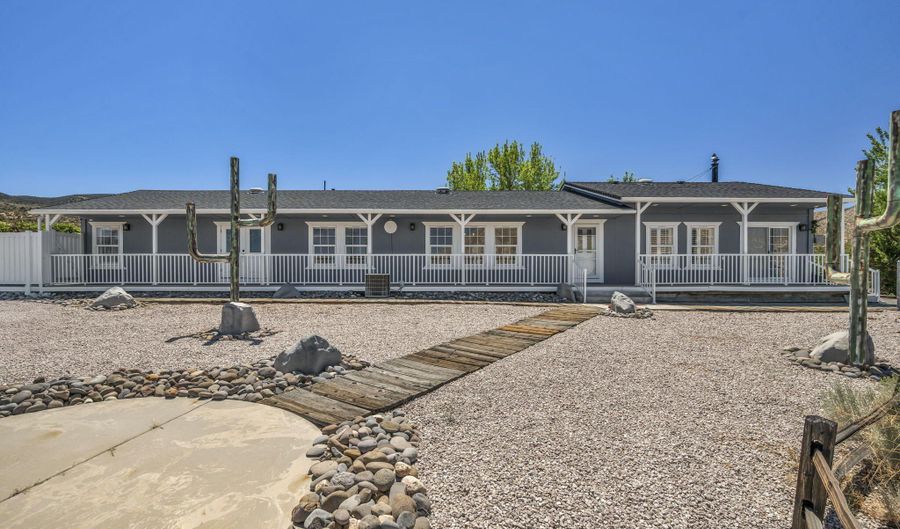 6454 Sierra Vista Ln, Carson City, NV 89701 - 3 Beds, 3 Bath