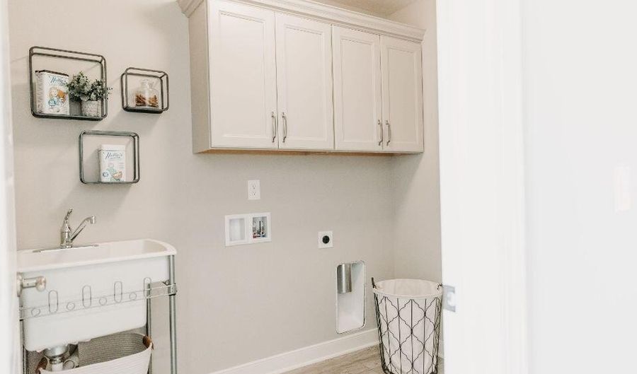 7946 Snow View Dr SE, Alto, MI 49302 - 4 Beds, 2 Bath