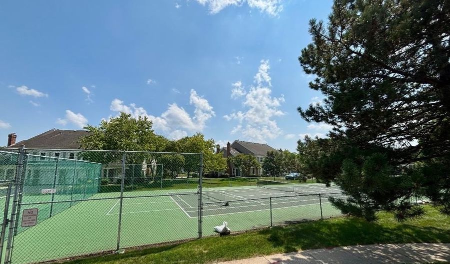 1956 N Silver Lake Rd, Arlington Heights, IL 60004 - 2 Beds, 2 Bath