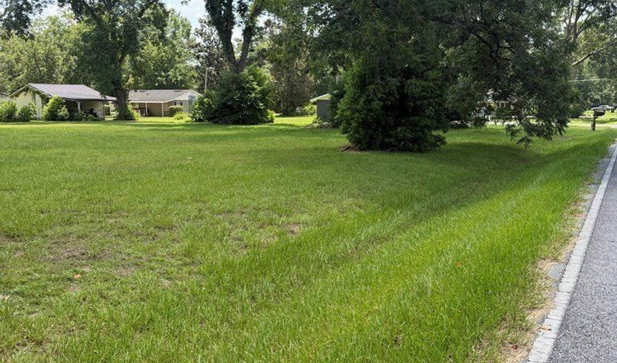 301 E Meeting St, Adel, GA 31620 - 0 Beds, 0 Bath