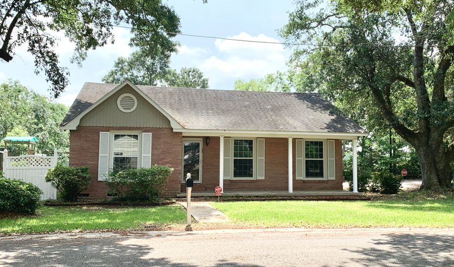 2402 Frankie Ave, Abbeville, LA 70510 - 4 Beds, 4 Bath