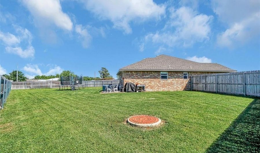 1537 Avalon Dr, Altus, OK 73521 - 3 Beds, 2 Bath