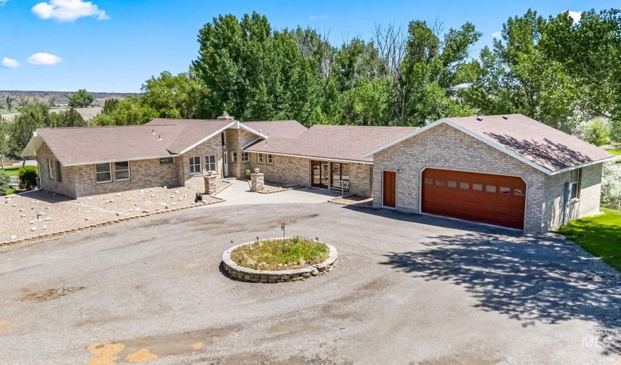 4525 Kanaka Ct, Buhl, ID 83316 - 3 Beds, 4 Bath