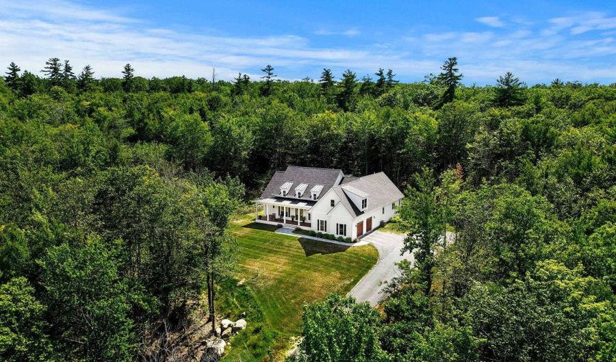 28 Brynn Ln, Alton, NH 03809 - 3 Beds, 4 Bath