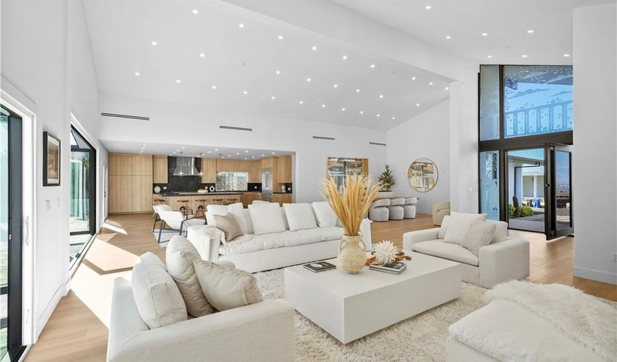 4230 Alonzo Ave, Encino, CA 91316 - 4 Beds, 5 Bath