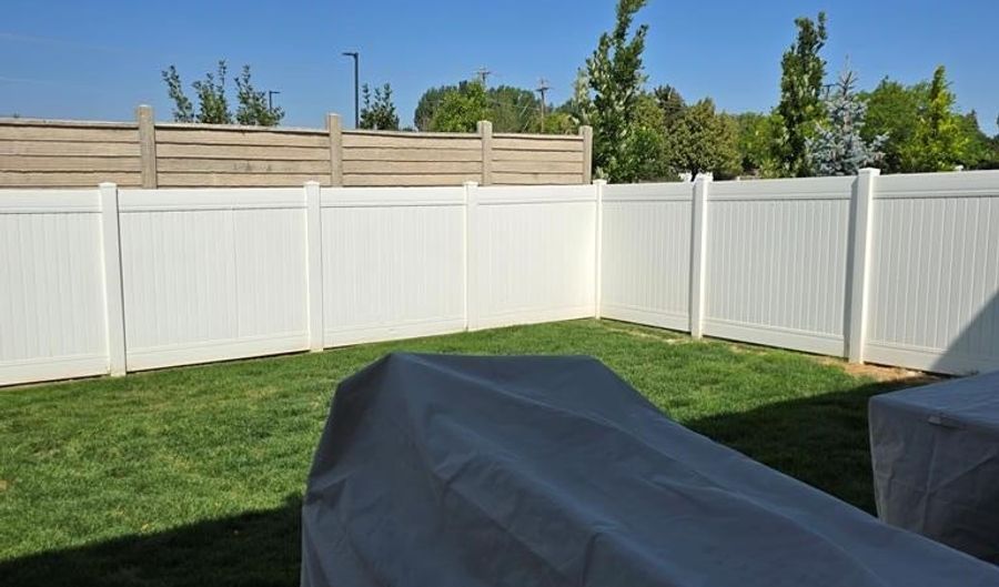 1038 Villa Vista Ln, Ammon, ID 83406 - 3 Beds, 3 Bath