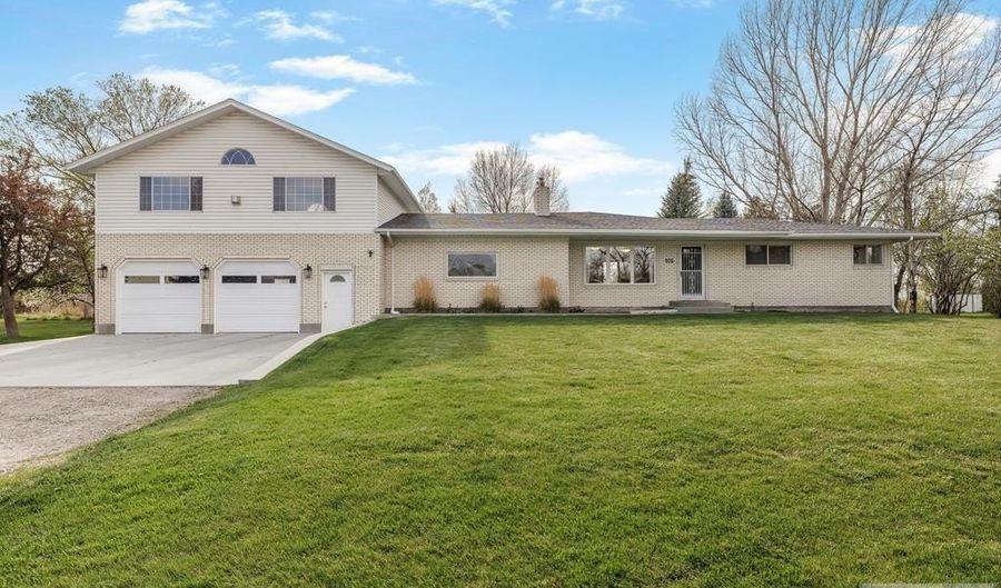 806 N 650 E, Basalt, ID 83218 - 5 Beds, 3 Bath