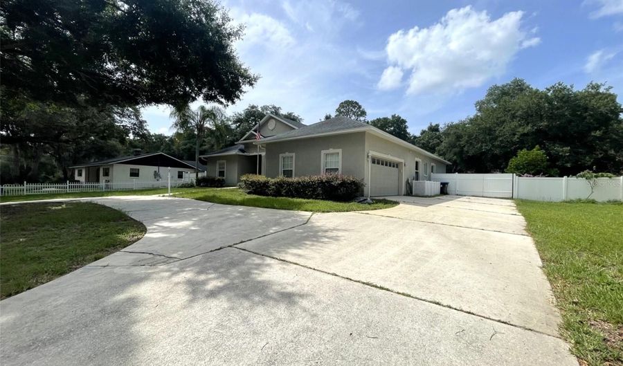 2204 ORCHARD Dr, Apopka, FL 32712 - 5 Beds, 3 Bath
