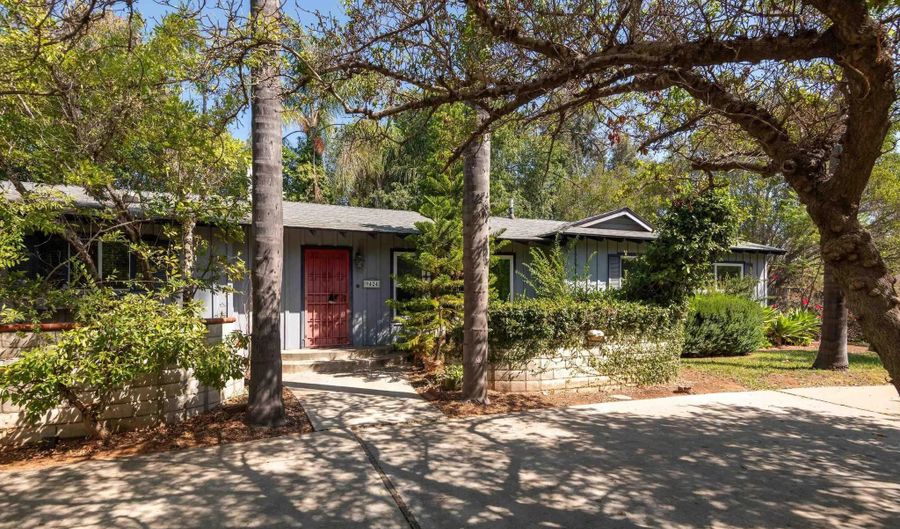 9424 Barbic Ln, Spring Valley, CA 91977 - 2 Beds, 2 Bath