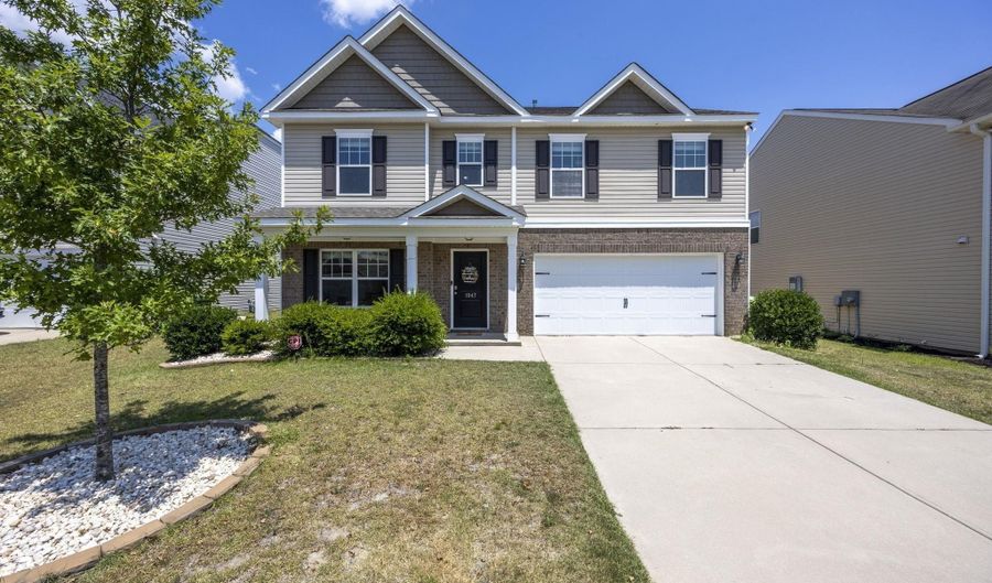 1047 Heart Pine Dr, Blythewood, SC 29016 - 4 Beds, 3 Bath