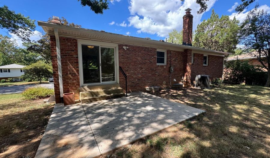 1301 N IVANHOE St, Alexandria, VA 22304 - 3 Beds, 3 Bath