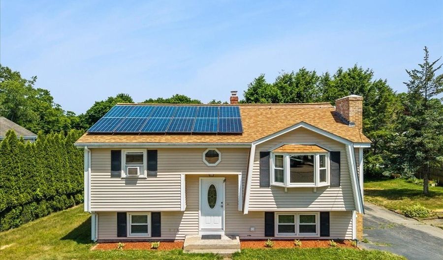 38 County St, Blackstone, MA 01504 - 3 Beds, 2 Bath