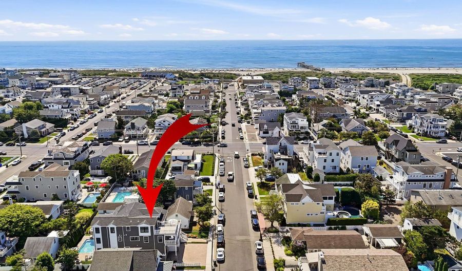 141 30th St, Avalon, NJ 08202 - 6 Beds, 6 Bath