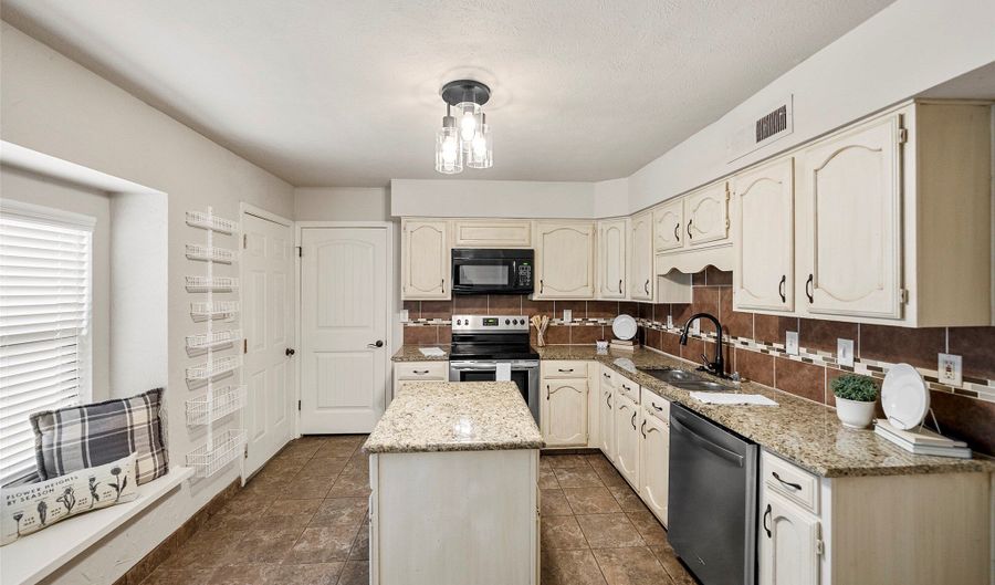 1320 Clearview Dr, Allen, TX 75002 - 3 Beds, 2 Bath