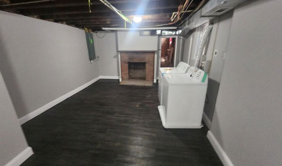 1827 MCCULLOH St, Baltimore, MD 21217 - 4 Beds, 3 Bath