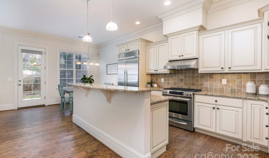 6411 Aldworth Ln, Charlotte, NC 28226 - 3 Beds, 3 Bath
