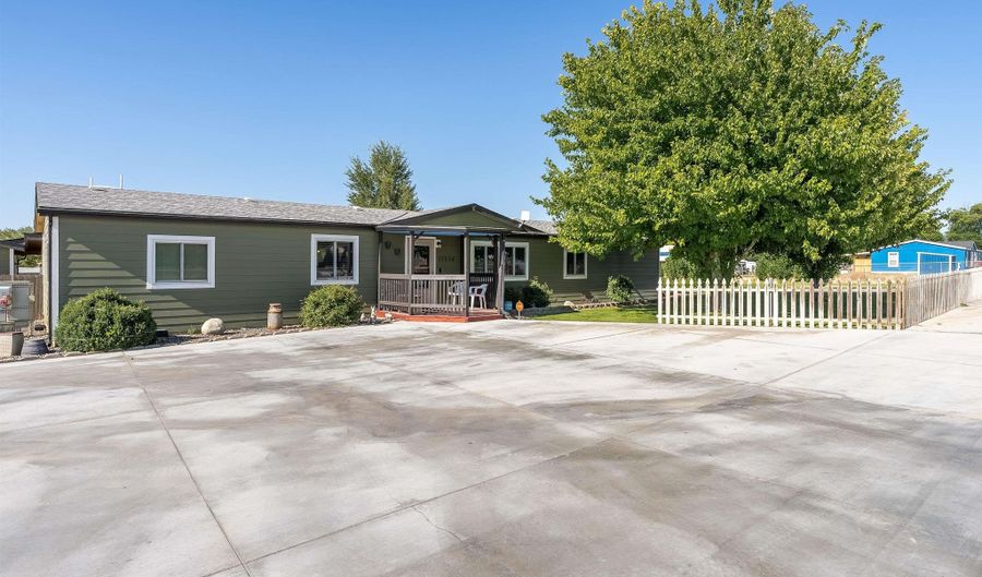 17004 Ruppert Rd, Benton City, WA 99320 - 4 Beds, 2 Bath