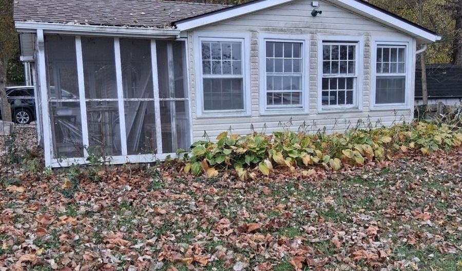 1519 S Lakeshore Dr, Albion, IN 46701 - 2 Beds, 1 Bath