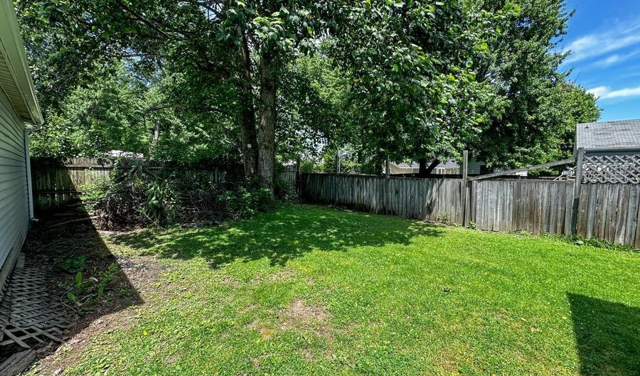417 S Park Ave, Batesville, IN 47006 - 2 Beds, 1 Bath