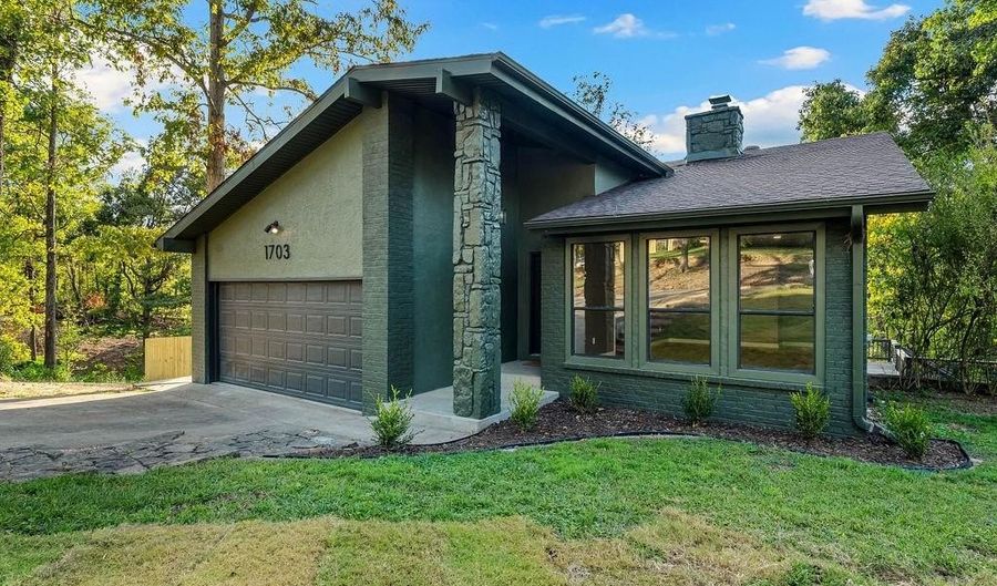 1703 Kimberly Pl, Bentonville, AR 72712 - 3 Beds, 3 Bath