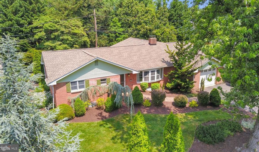 3301 BIRCH Ave, Allentown, PA 18103 - 3 Beds, 2 Bath