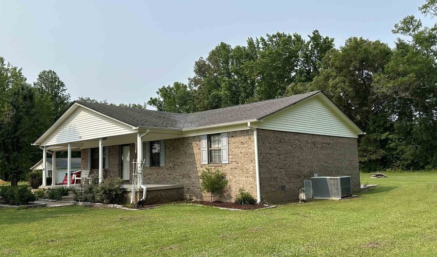 3842 HWY 22, Adamsville, TN 38310 - 5 Beds, 3 Bath