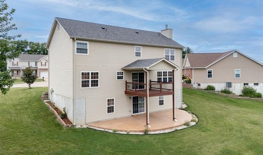 672 Berrywine Ln, Arnold, MO 63010 - 5 Beds, 4 Bath