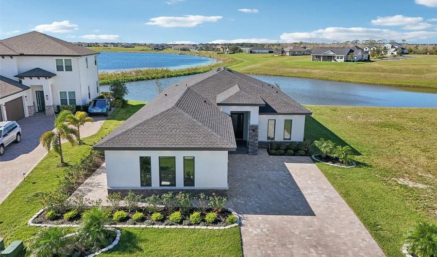 224 VALENCIA RIDGE Dr, Auburndale, FL 33823 - 4 Beds, 3 Bath