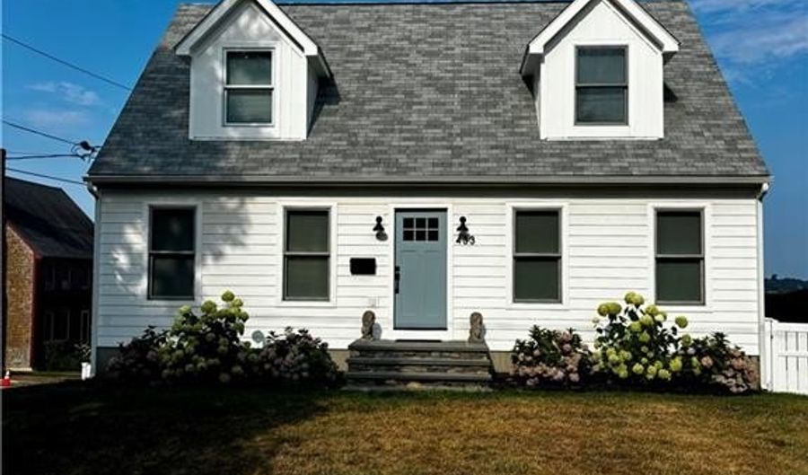 433 Wolcott Ave, Middletown, RI 02842 - 3 Beds, 2 Bath