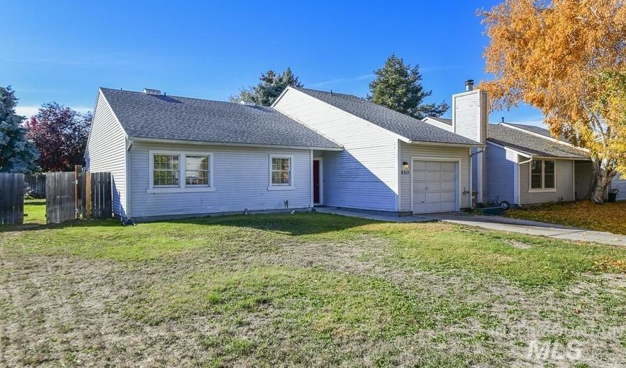 8211 W Cory Ct, Boise, ID 83704 - 2 Beds, 2 Bath
