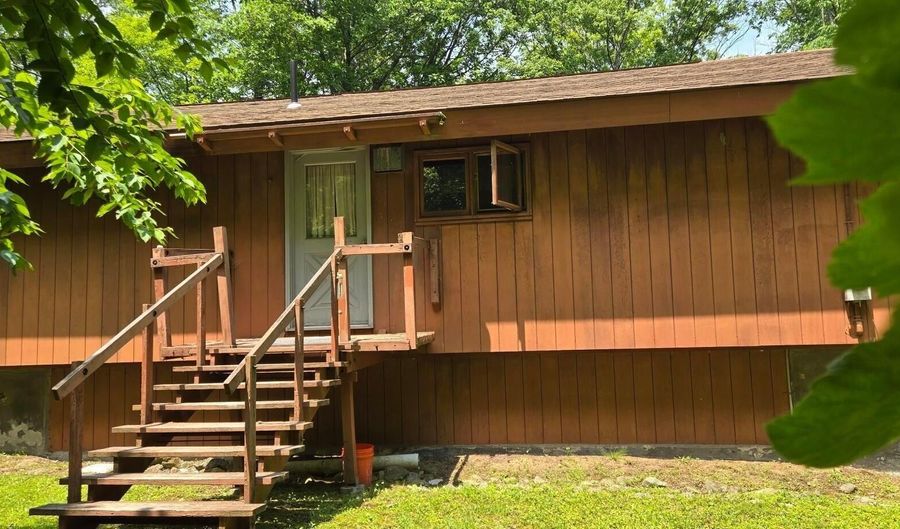 364 Otis Rd, Becket, MA 01223 - 2 Beds, 2 Bath