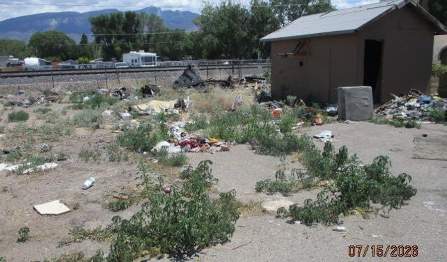 724 Avenida Perea, Bernalillo, NM 87004 - 1 Beds, 1 Bath