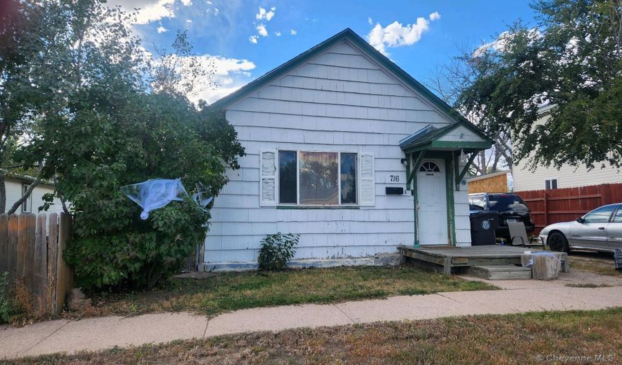 716 RUSSELL Ave, Cheyenne, WY 82007 - 2 Beds, 1 Bath