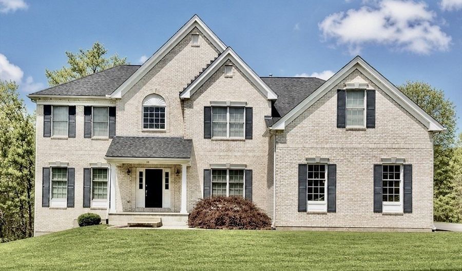 39 Whitehall Way, Bellingham, MA 02019 - 4 Beds, 4 Bath