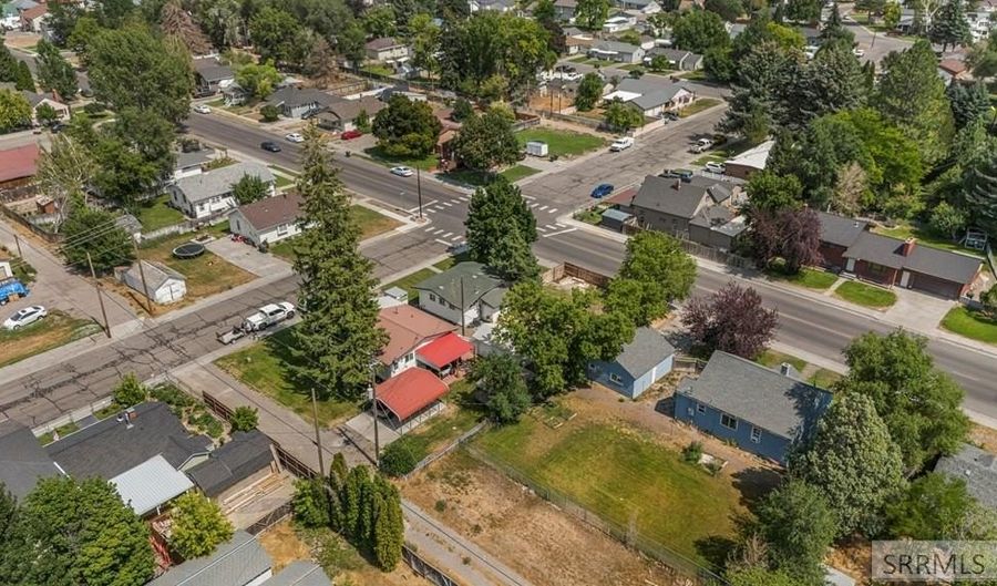 401 S Fisher Ave, Blackfoot, ID 83221 - 2 Beds, 1 Bath