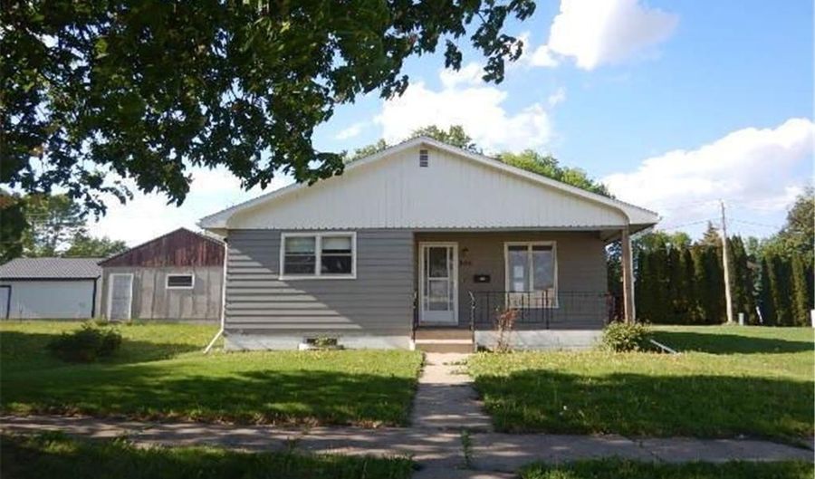 305 W Baker St, Arlington, MN 55307 - 2 Beds, 2 Bath
